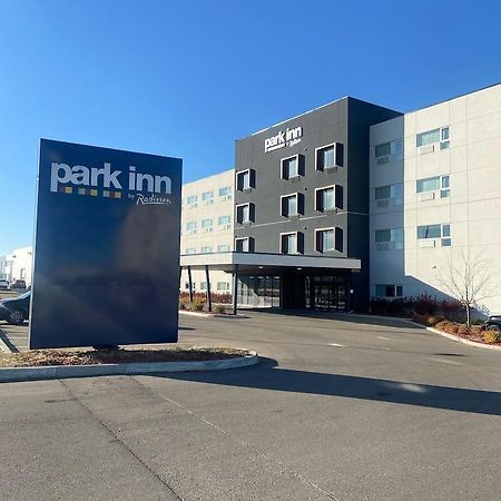 Park Inn By Radisson Edmonton Airport Leduc Eksteriør billede