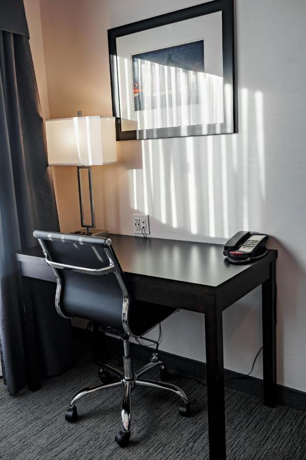 Park Inn By Radisson Edmonton Airport Leduc Eksteriør billede