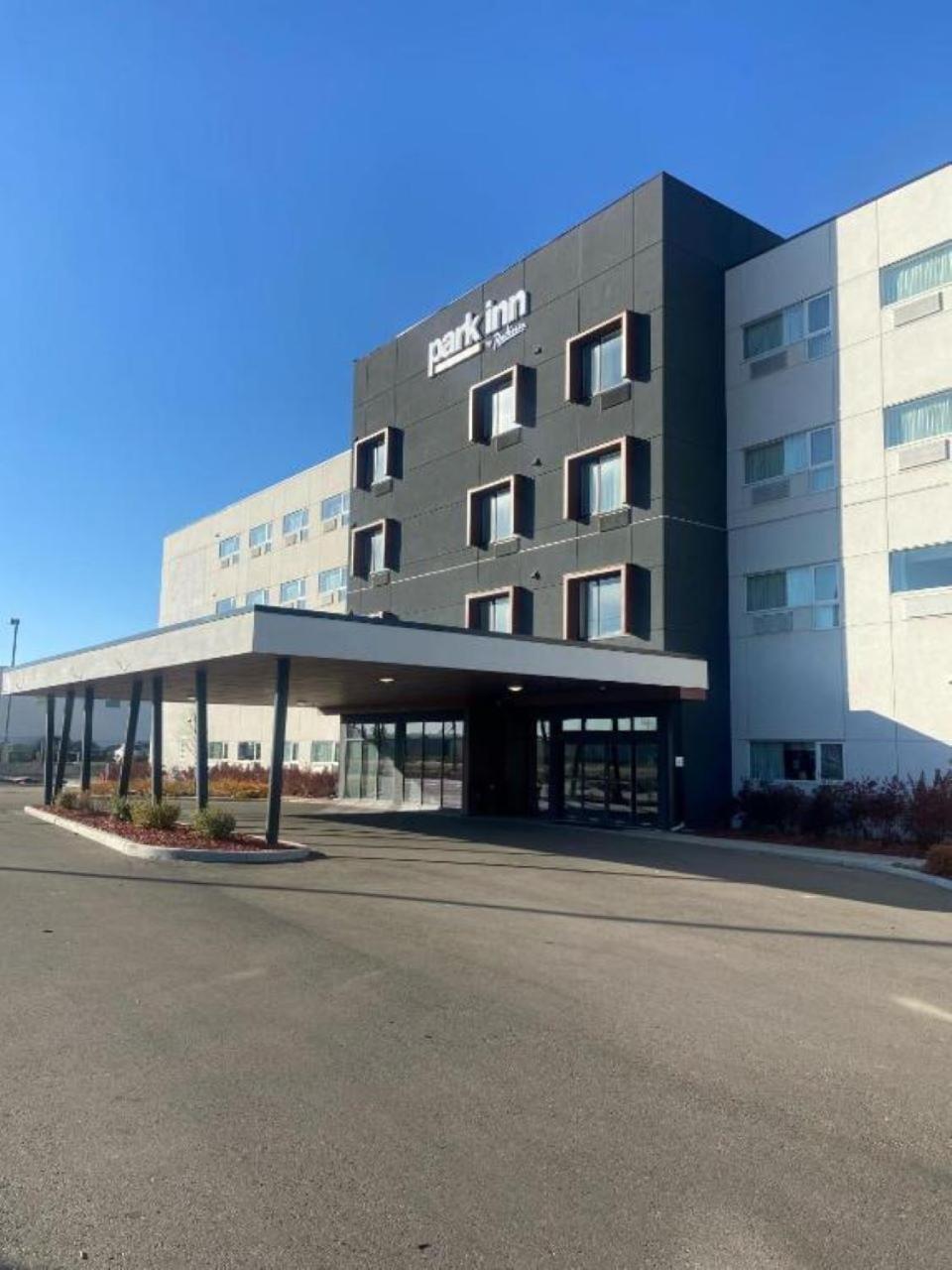 Park Inn By Radisson Edmonton Airport Leduc Eksteriør billede